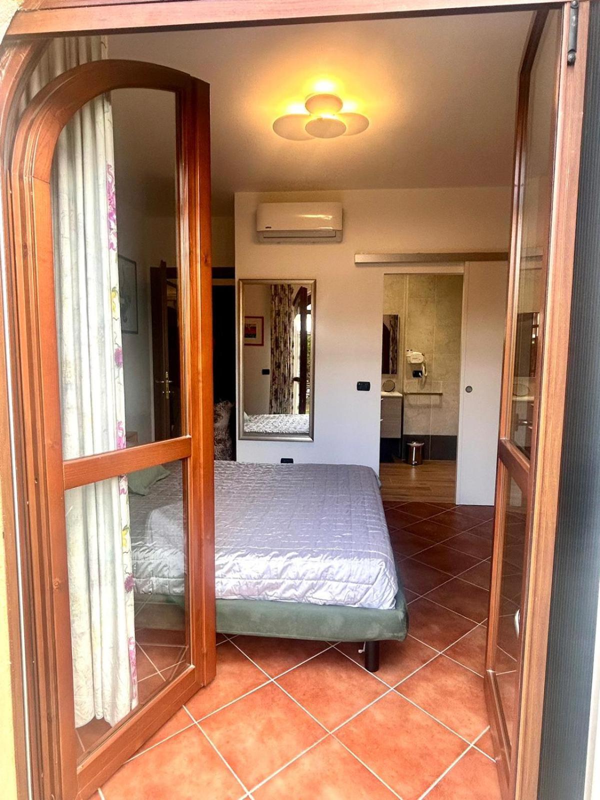 Casa Paola Nel Chianti Bed & Breakfast Кастелнуово Берарденга Стая снимка