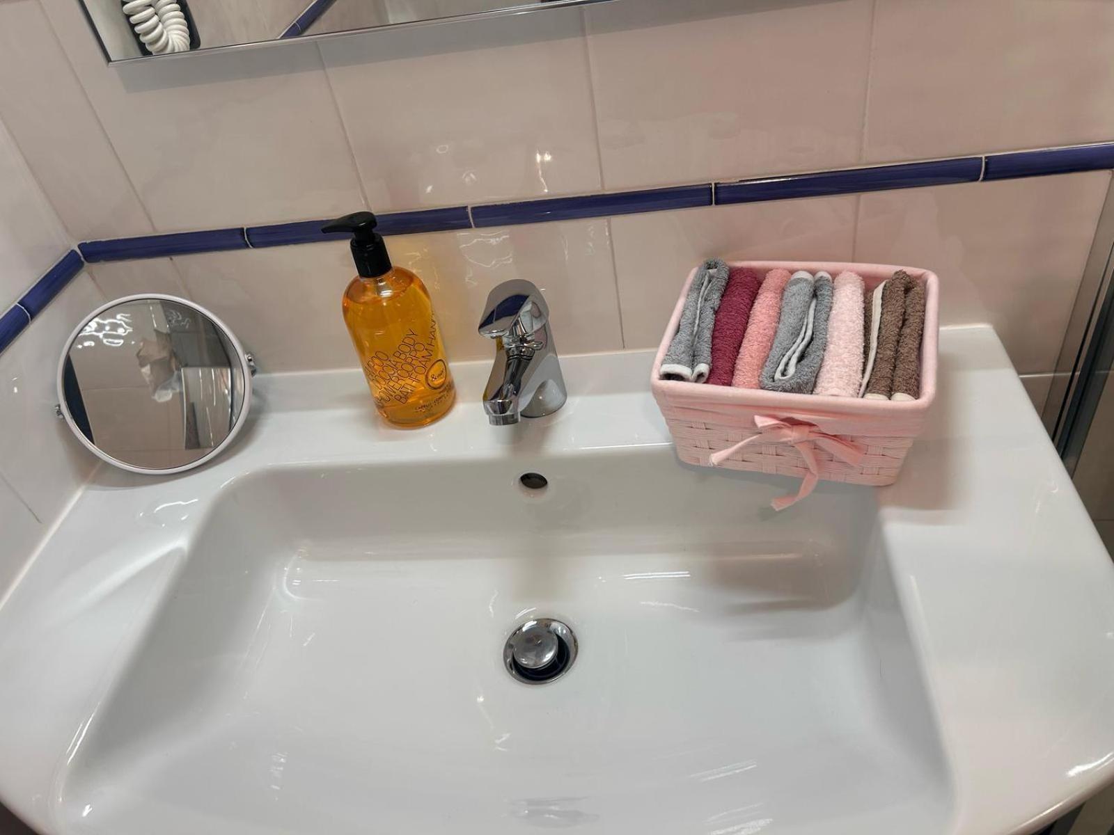 Casa Paola Nel Chianti Bed & Breakfast Кастелнуово Берарденга Стая снимка